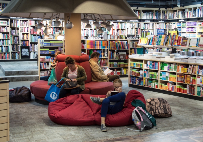 magasin-CAP D AIL-min_books_bookstore_book_reader_readers_reading_shop_sale_books-849006